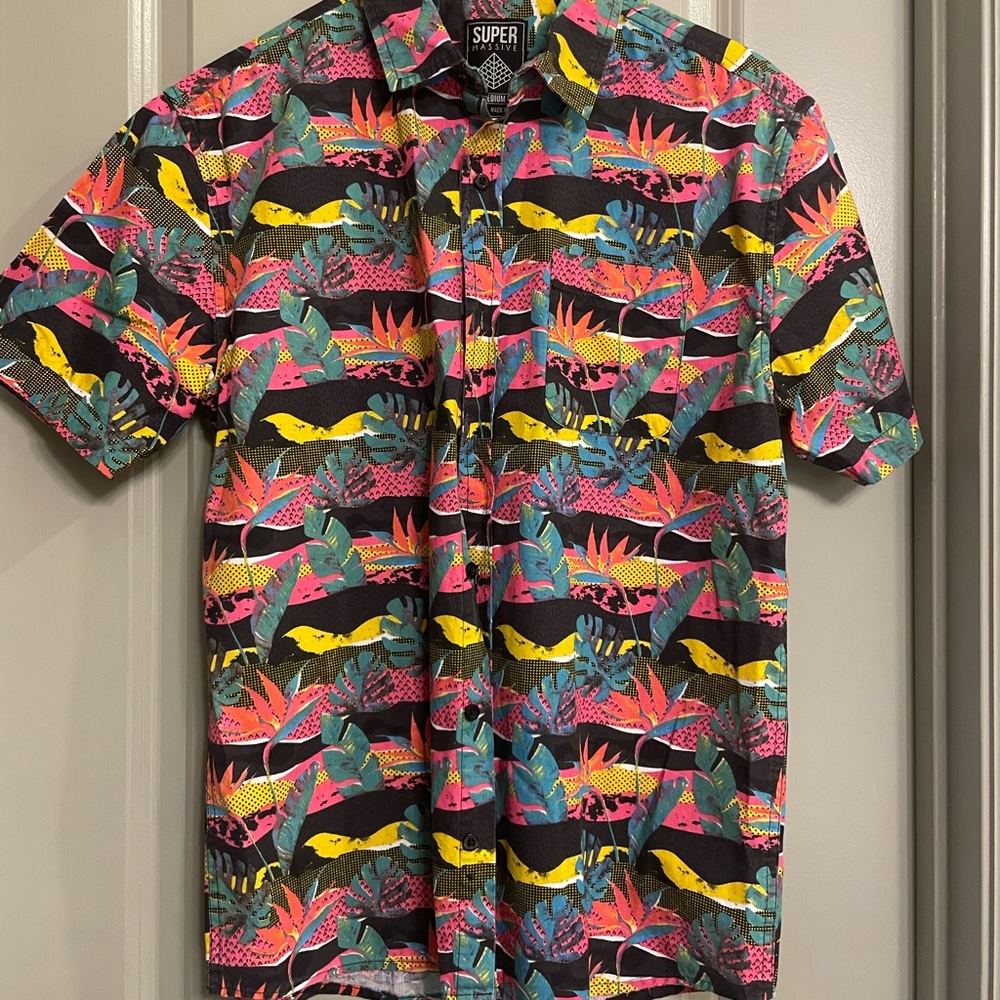 Men’s Super Massive SS Neon Lagoon Button-Down Size M
